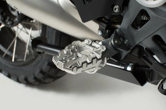FOOTREST KIT SW MOTECH EVO BMW F900R F900XR R NINE T TRIUMPH TIGER 1050 TIGER 1050 SPORT
