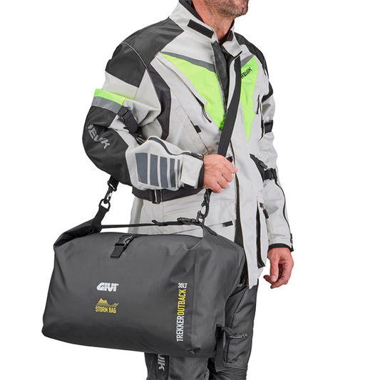 T526_inner-bag_dressed_givi_lr