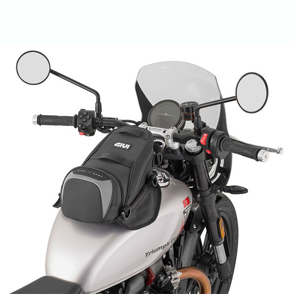 EASY02_tank-bag_mounted-on_givi_triumph-speedtwin9