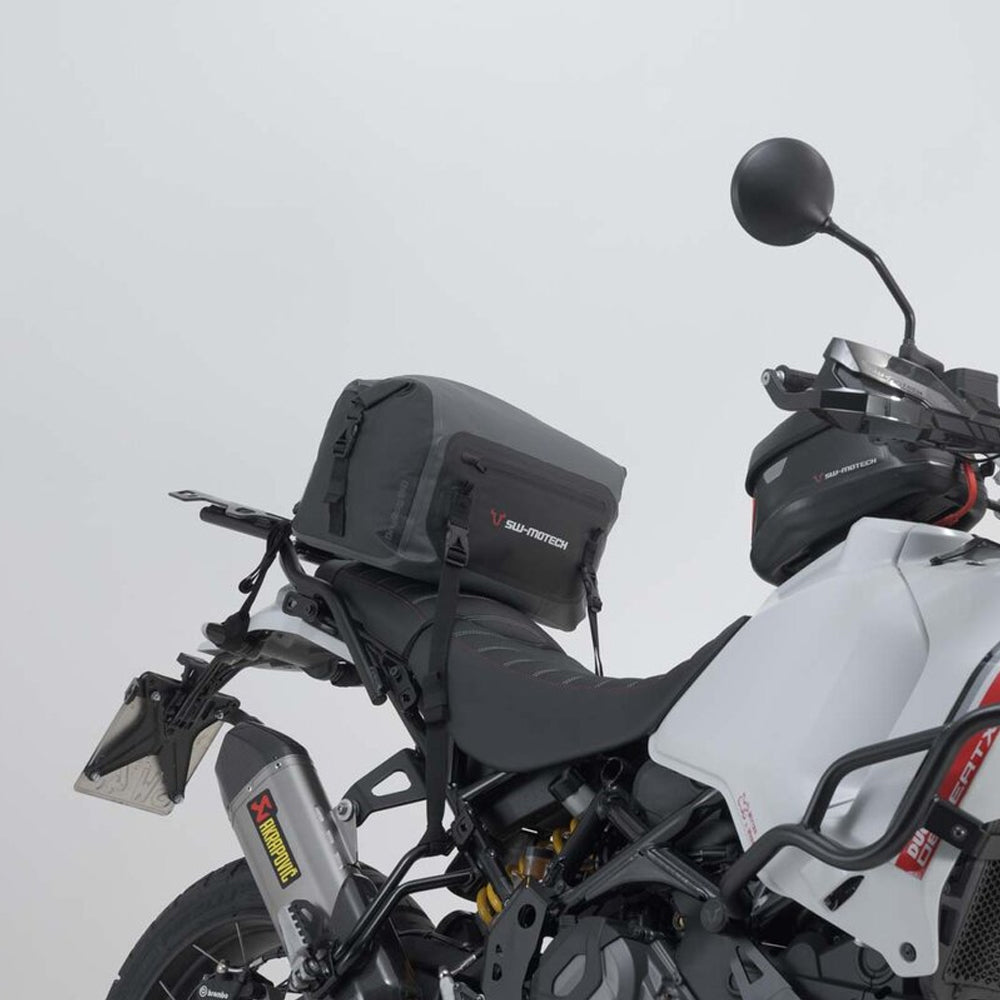 TAIL BAG SW MOTECH DRYBAG GREY BLACK 18L WEATHERPROOF