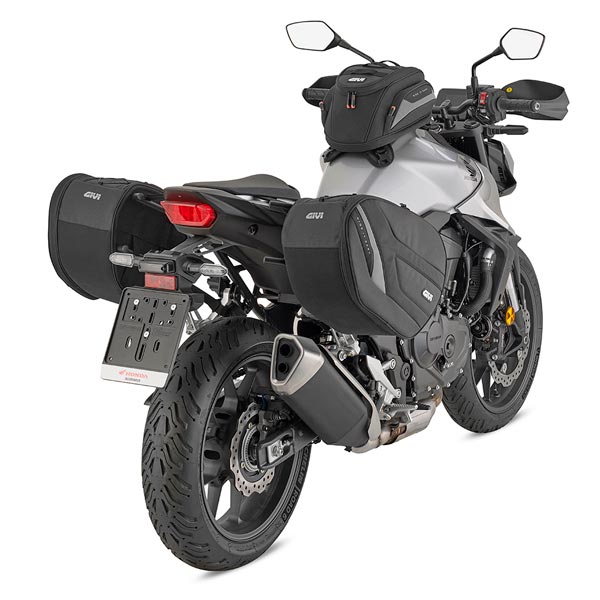 EASY11_side-bags_mounted-on_detail_givi_honda-cb10