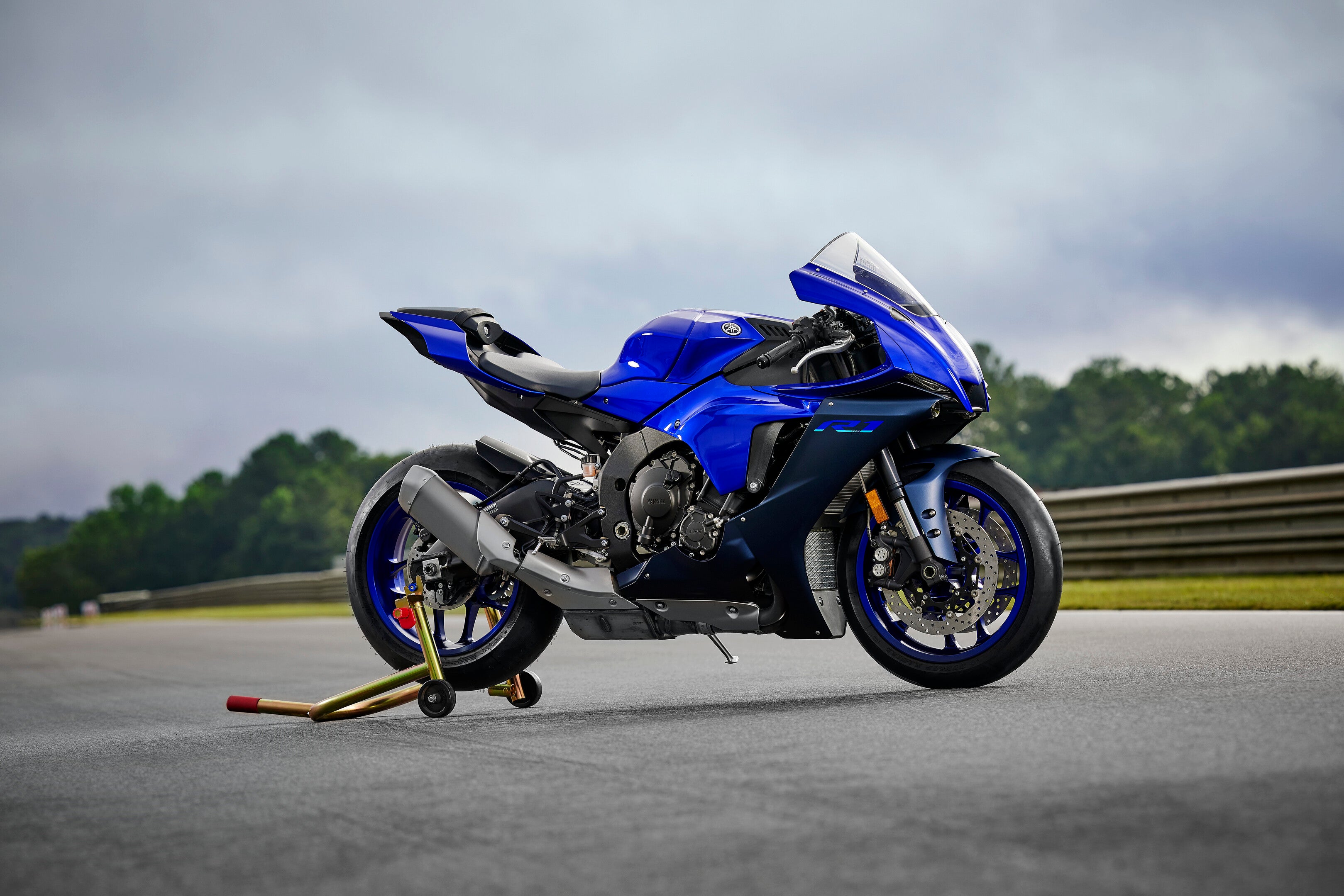 Yamaha sales r1 998cc